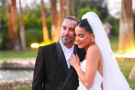 المخرج هادى الباجورى وهايدى خالد يحتفلان بزفافهما (10)