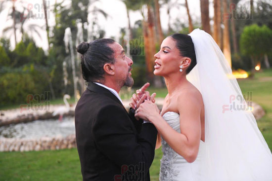 المخرج هادى الباجورى وهايدى خالد يحتفلان بزفافهما (15)