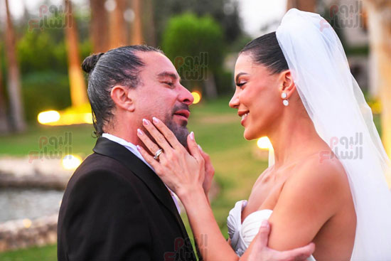 المخرج هادى الباجورى وهايدى خالد يحتفلان بزفافهما (13)