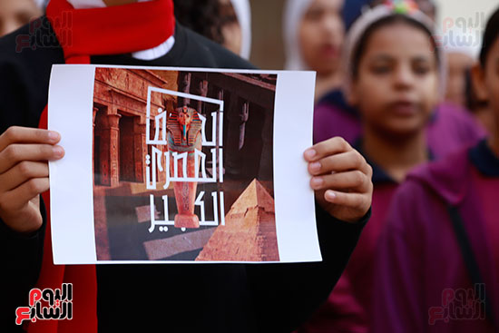 احتفالات الطلاب بالمتحف المصرى خلال طابور الصباح (6)