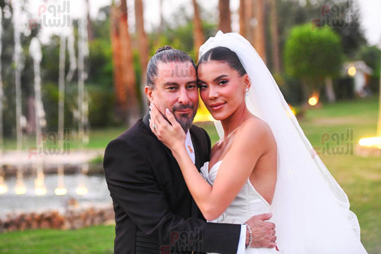 المخرج هادى الباجورى وهايدى خالد يحتفلان بزفافهما (7)