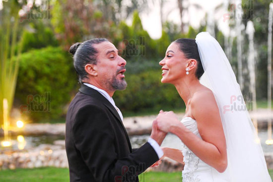 المخرج هادى الباجورى وهايدى خالد يحتفلان بزفافهما (16)