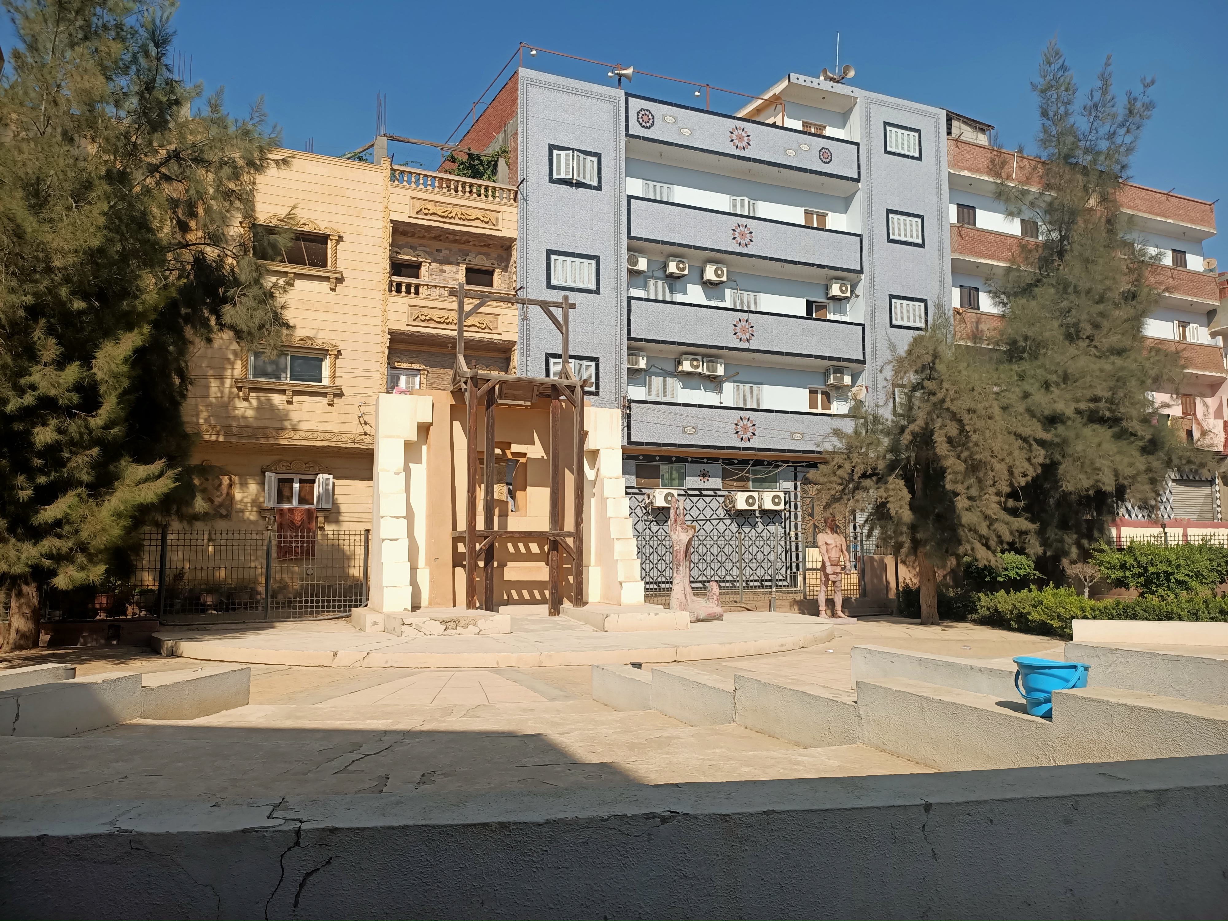 المشنقة المشنقة