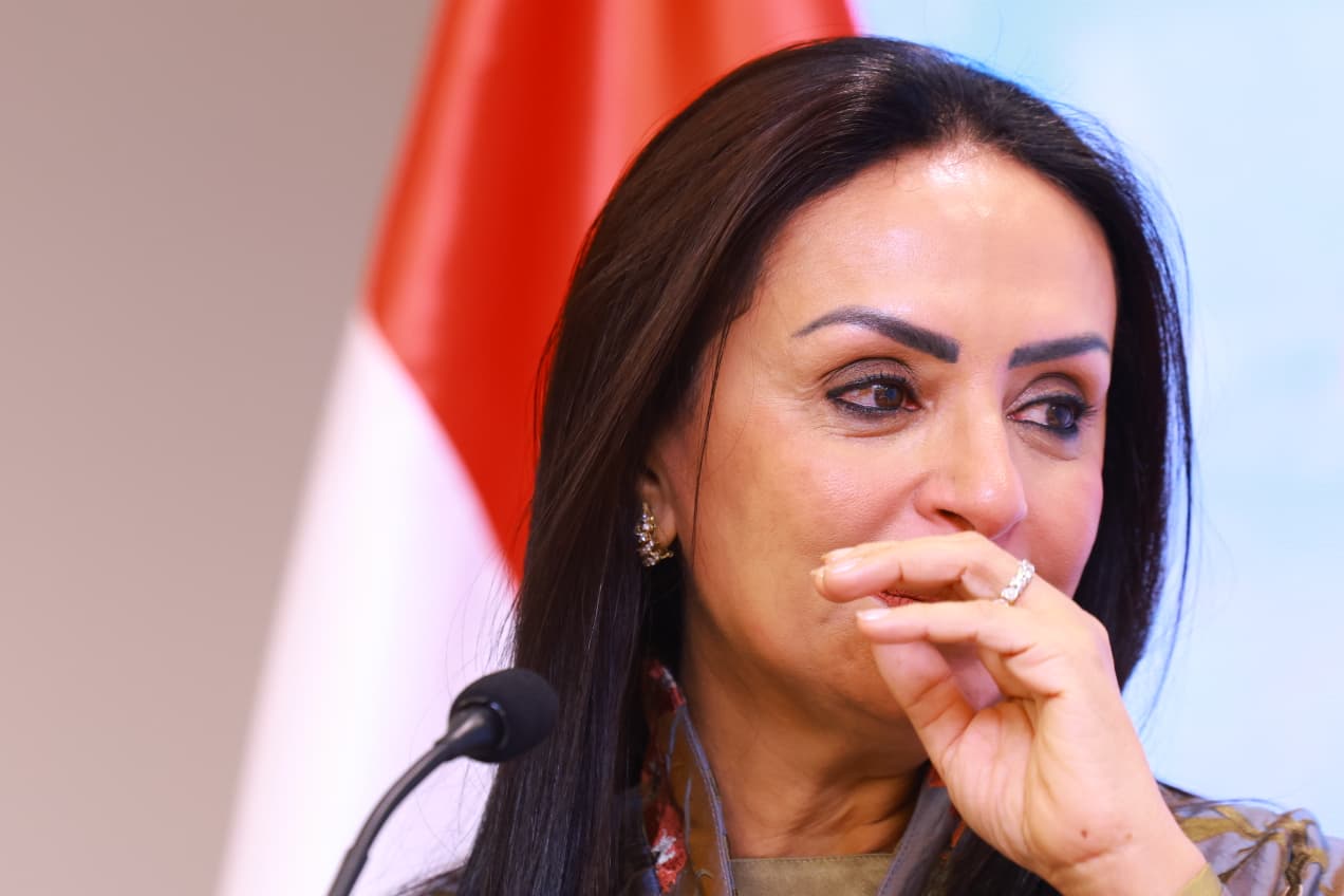 بكاء الوزيرة