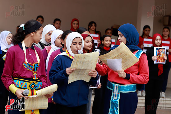 احتفالات الطلاب بالمتحف المصرى خلال طابور الصباح (3)