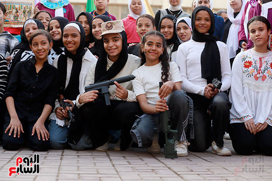 احتفالات الطلاب بالمتحف المصرى خلال طابور الصباح (19)