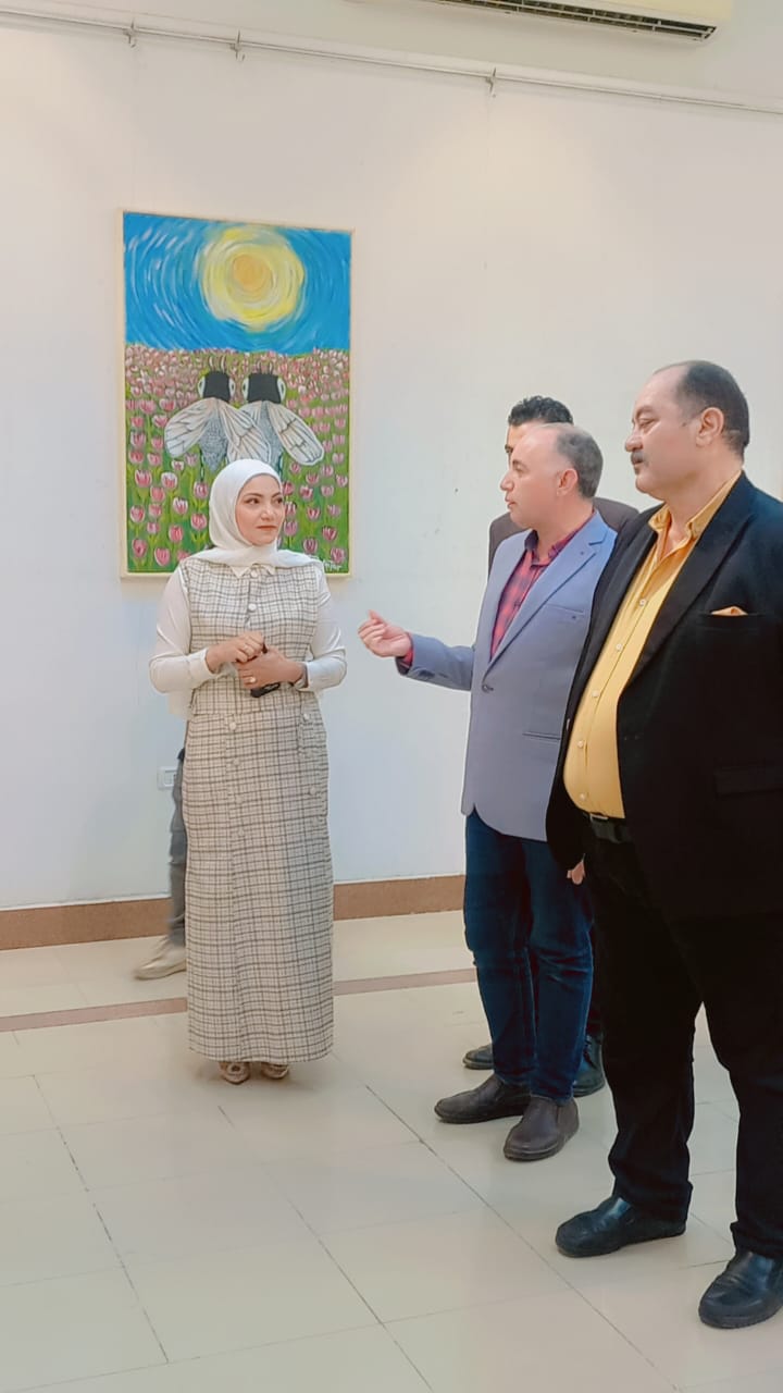 الحضور في معرض شهيرة عنتر