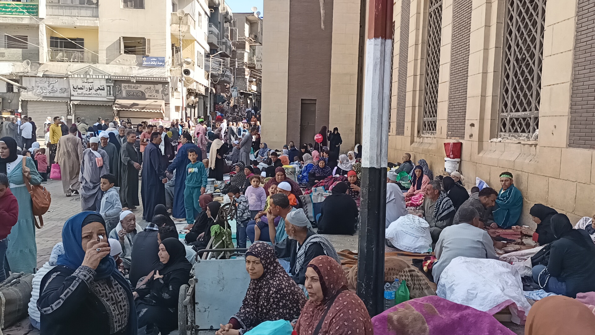 الحضور بمولد الدسوقي الحضور بمولد الدسوقي