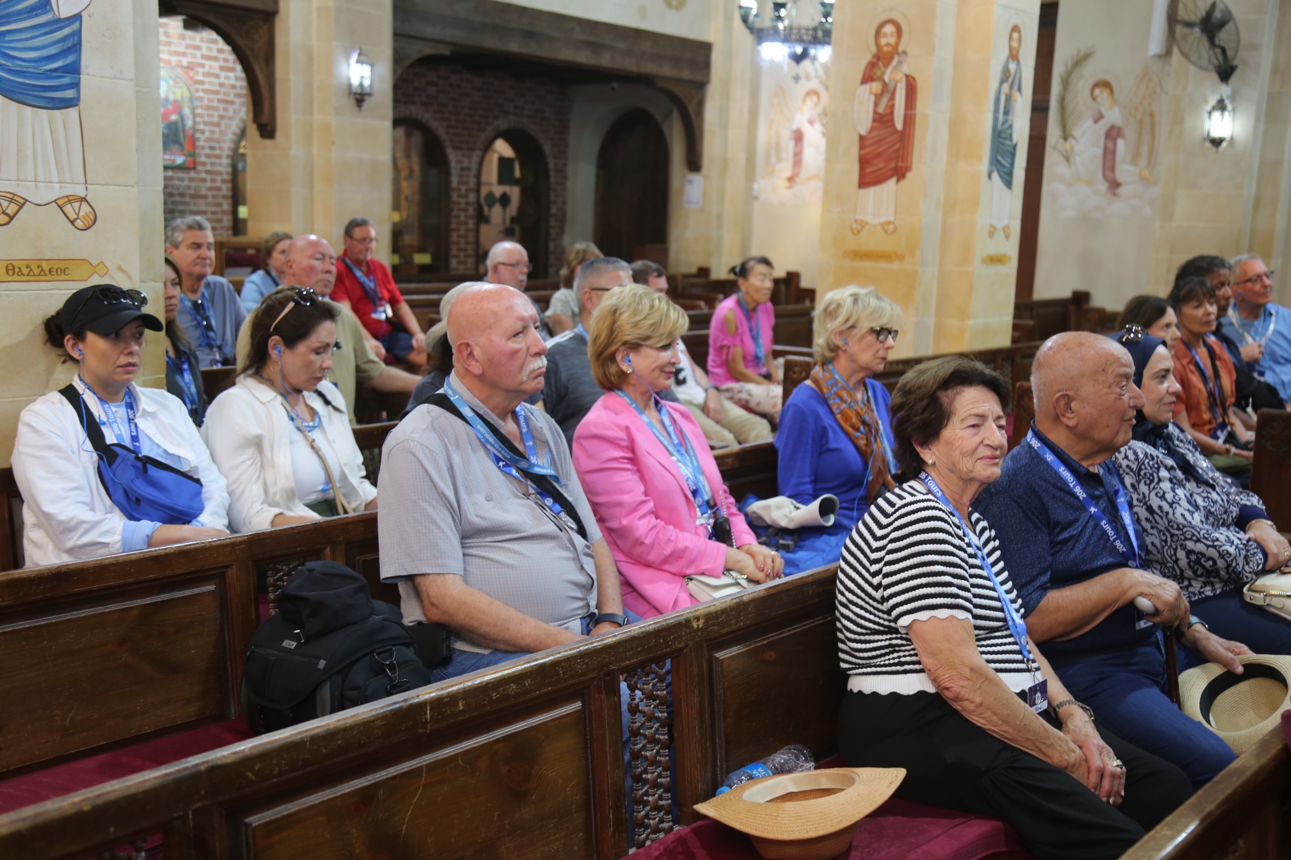 الحضور من الوفد السياحي بكنيسة مريم العذراء الحضور من الوفد السياحي بكنيسة مريم العذراء