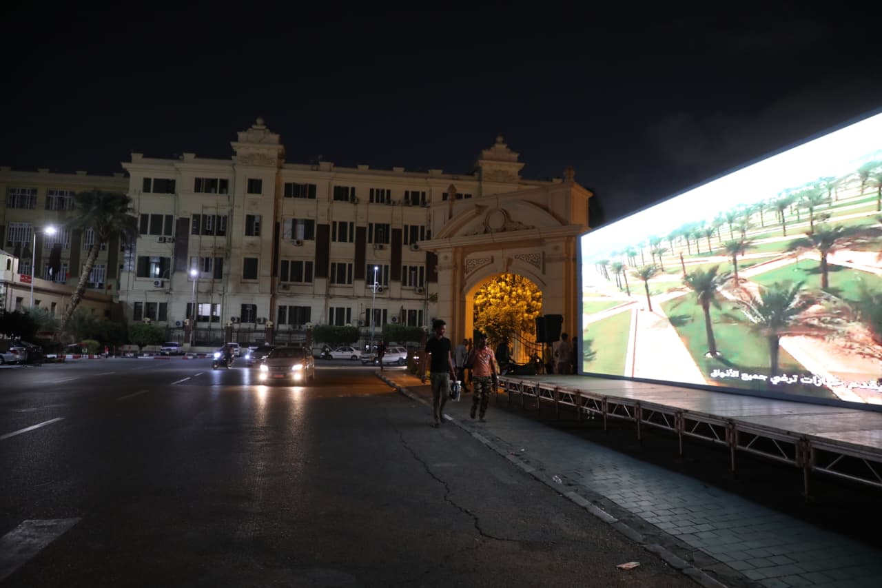 عرض المتحف المصرى الكبير على الشاشات عرض المتحف المصرى الكبير على الشاشات