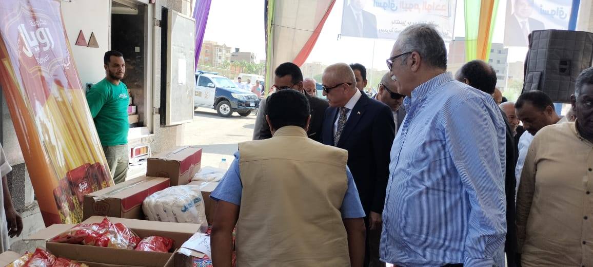 سوق اليوم الواحد بمدينة طيبة الجديدة لتوفير السلع الأساسية