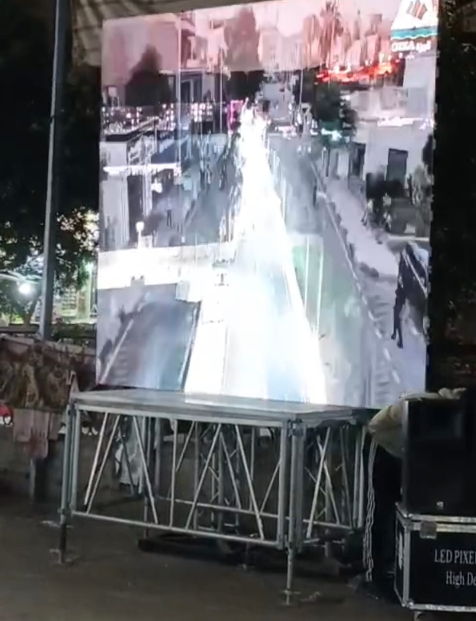 شاشات في ميادين الجيزة لبث فعاليات افتتاح المتحف المصري الكبير (3)