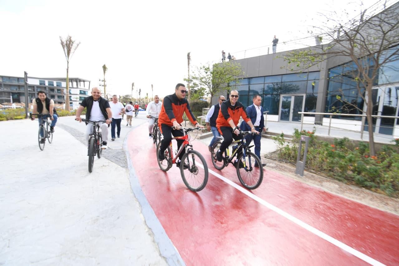 جولة للوزاراء بنادي النادي