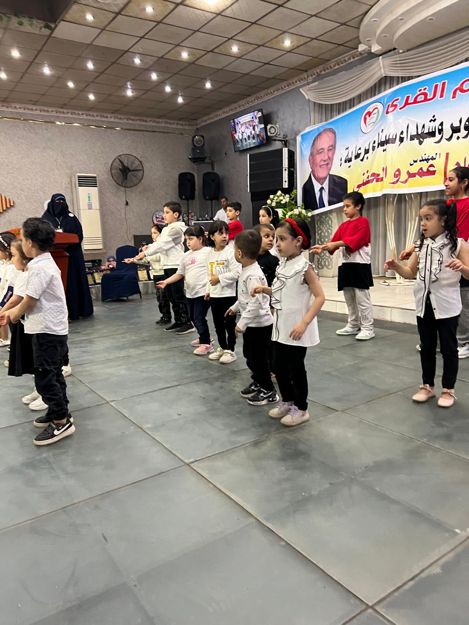 كورال من الاطفال كورال من الاطفال