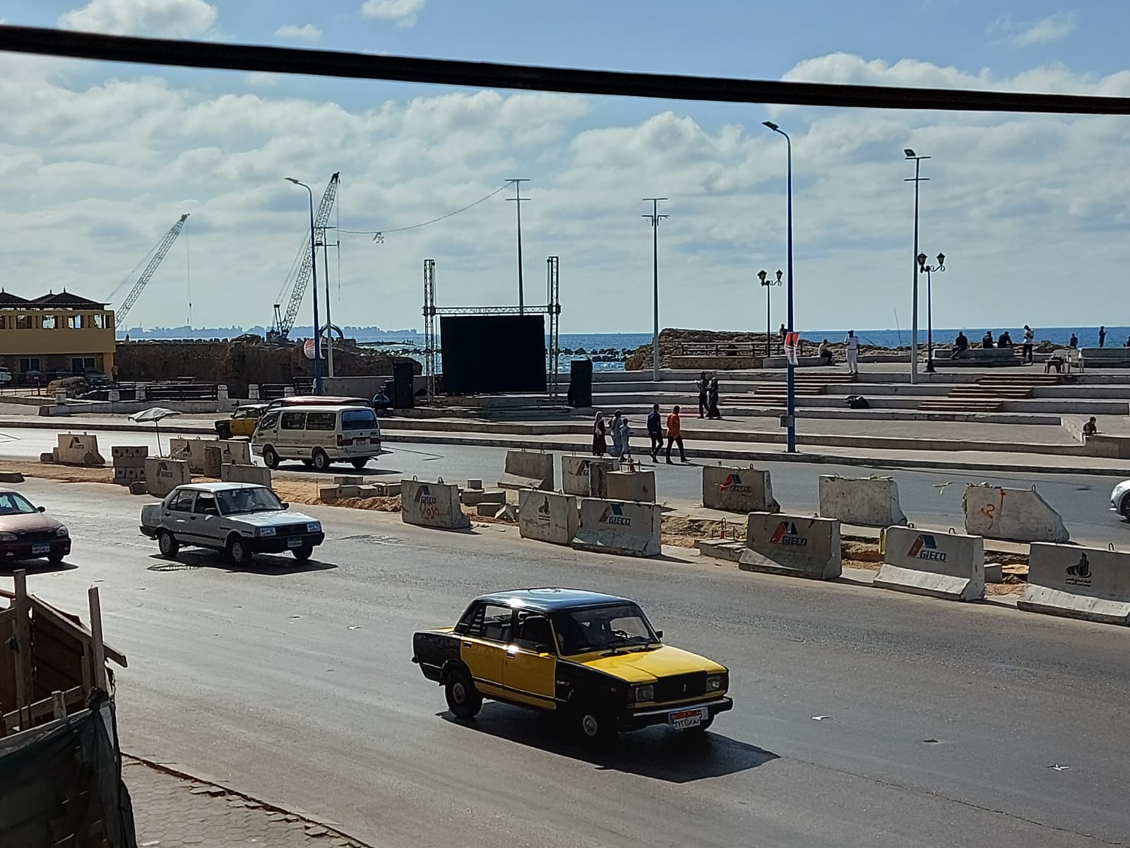 22 شاشه عملاقة بميادين الاسكندرية