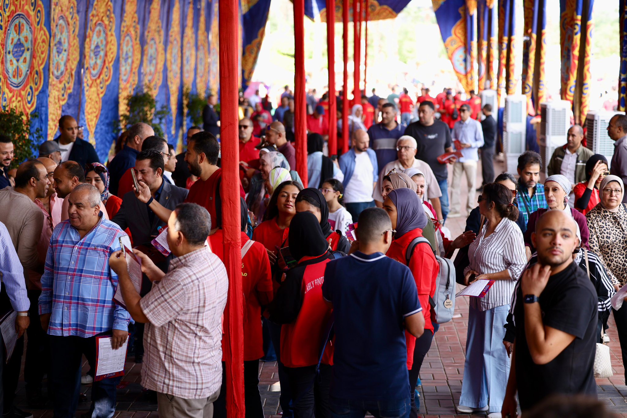 توافد اعضاء الأهلي علي الجمعية العمومية