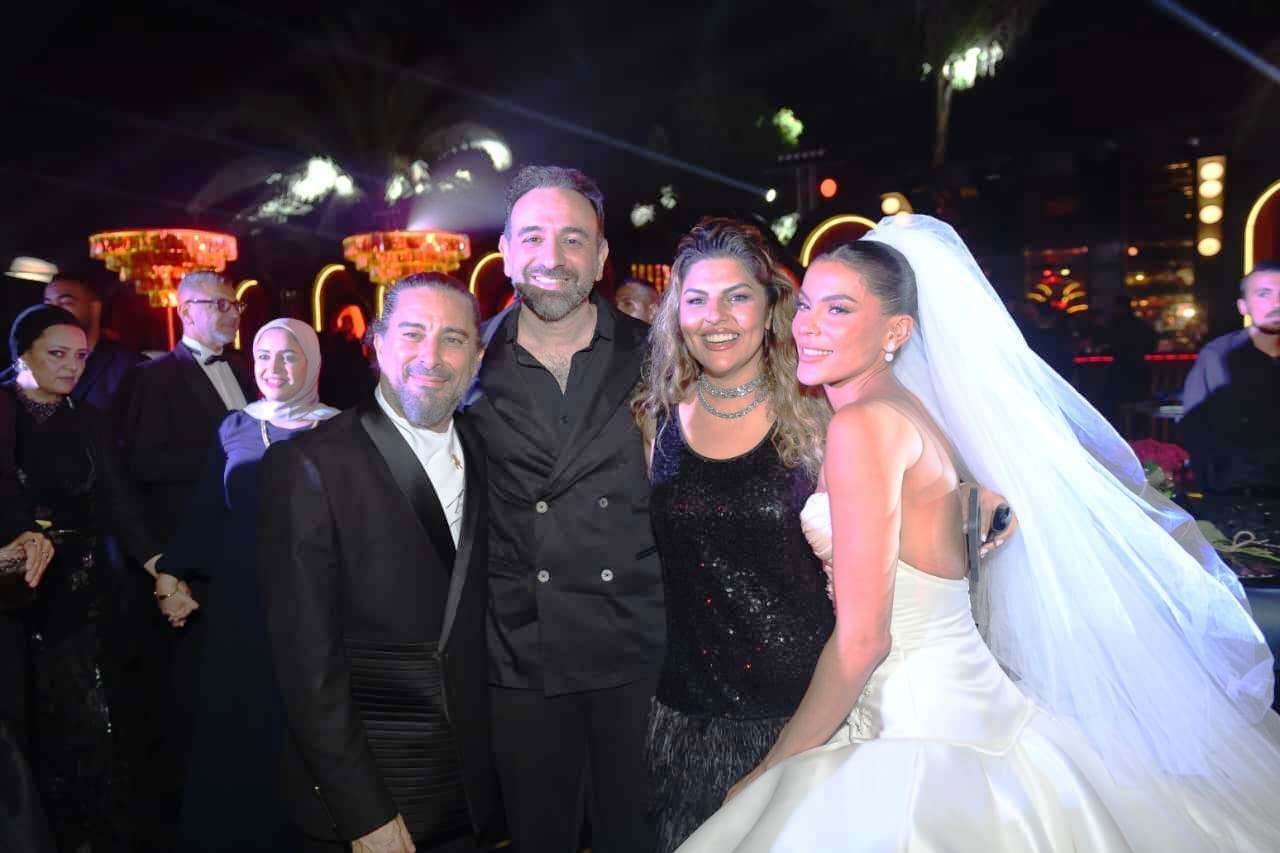 عمرو سلامة وزوجته مع هادي الباجوري وهايدي خالد عمرو سلامة وزوجته مع هادي الباجوري وهايدي خالد