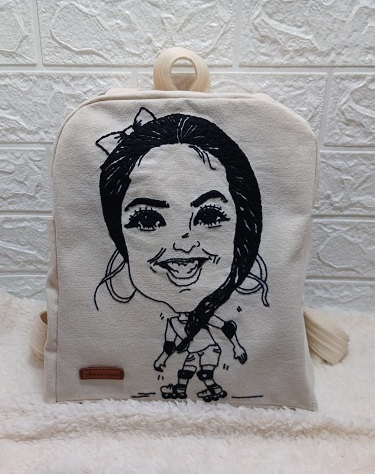 صورة لشخصية بالخيوط