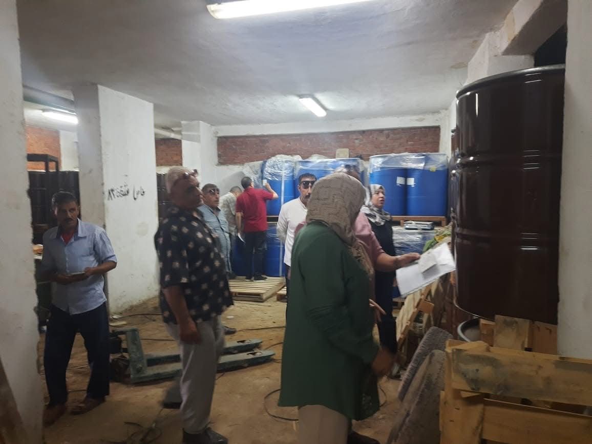 ضبط مخزن غير مرخص بقويسنا لصناعة الحلاوة الطحينية فى المنوفية (3)