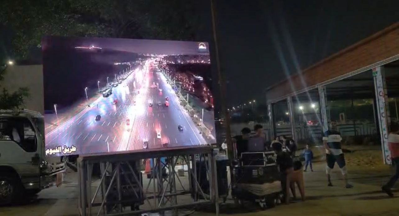 شاشات في ميادين الجيزة لبث فعاليات افتتاح المتحف المصري الكبير (1)