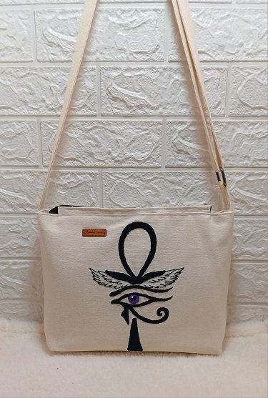 تصميم عين حورس