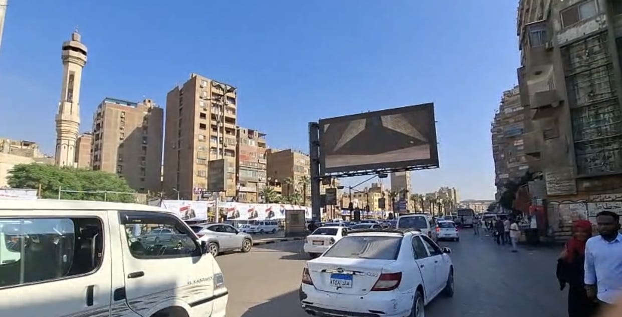 شاشات في ميادين الجيزة لبث فعاليات افتتاح المتحف المصري الكبير (4)
