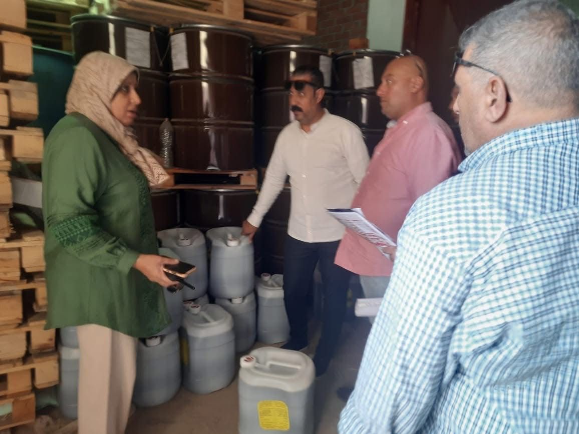 ضبط مخزن غير مرخص بقويسنا لصناعة الحلاوة الطحينية فى المنوفية (6)