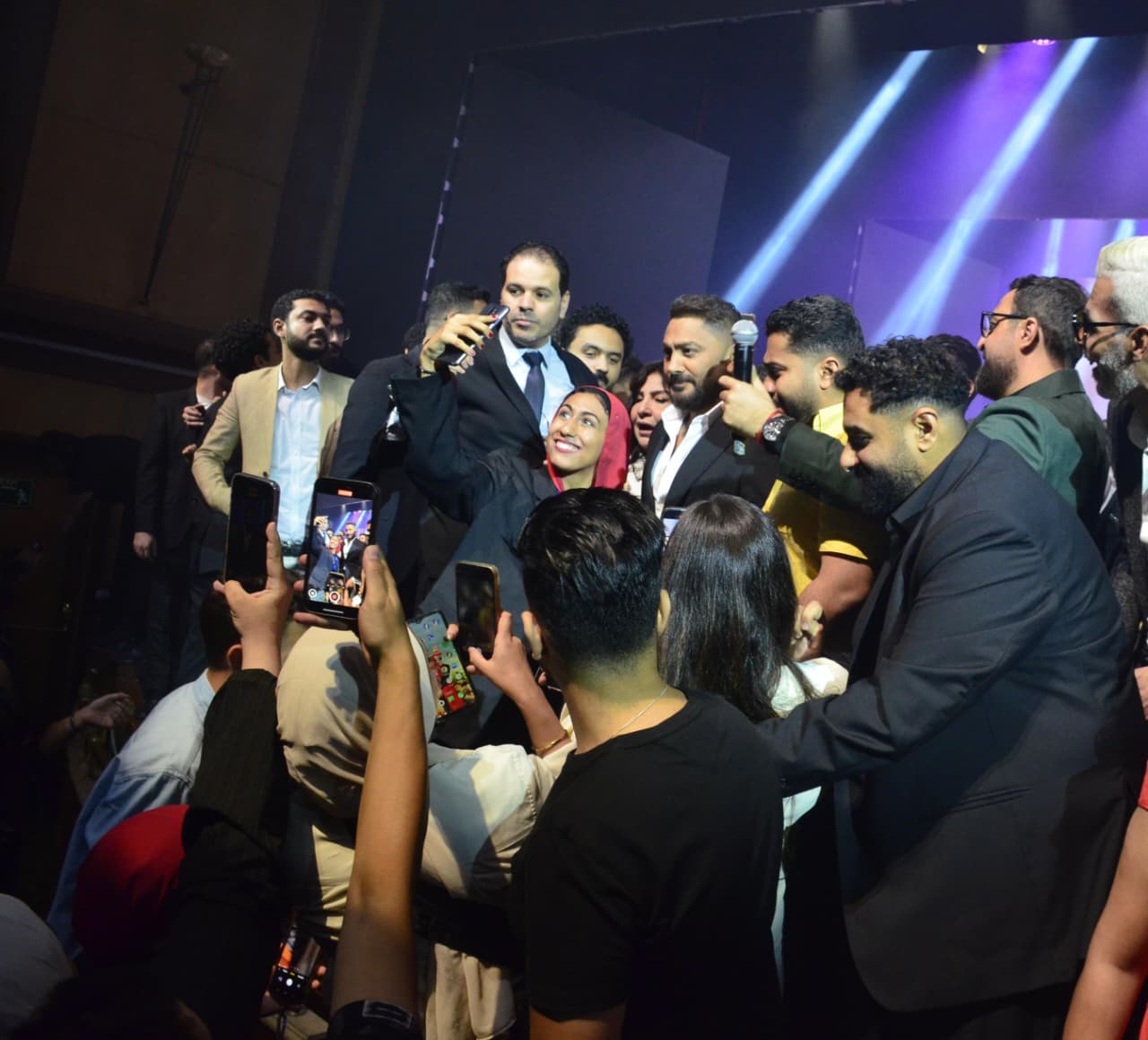 تامر حسنى فى انطلاق النسخة الثامنة من مهرجان نقابة المهن التمثيلية (5)