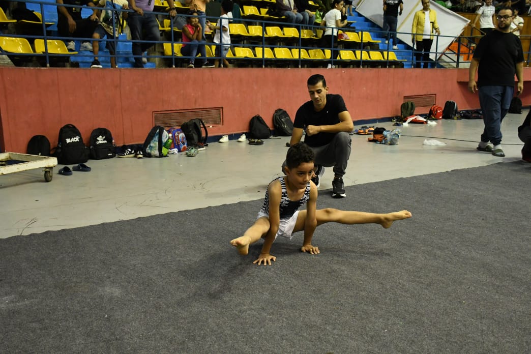 إلياس حجاج لاعب الجمباز