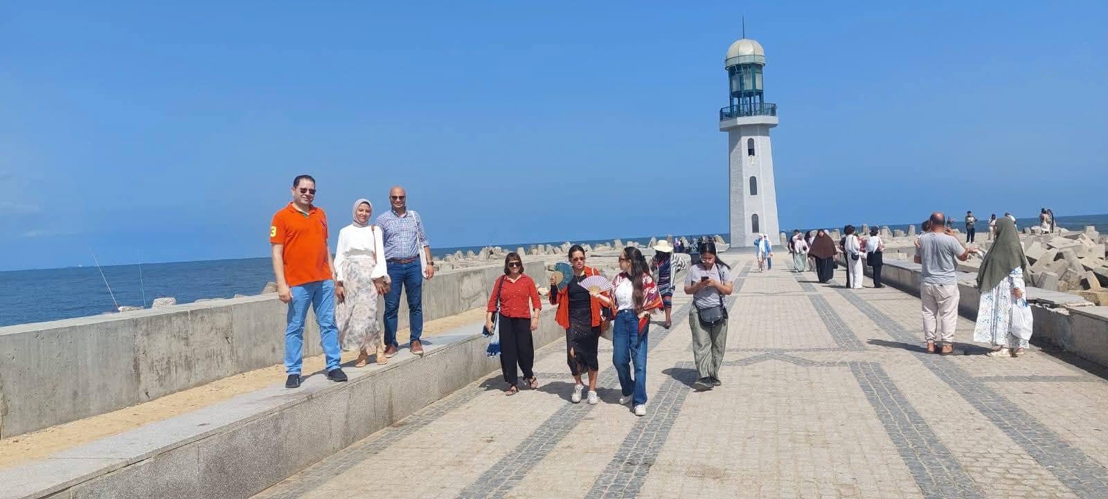 خلال الزيارة