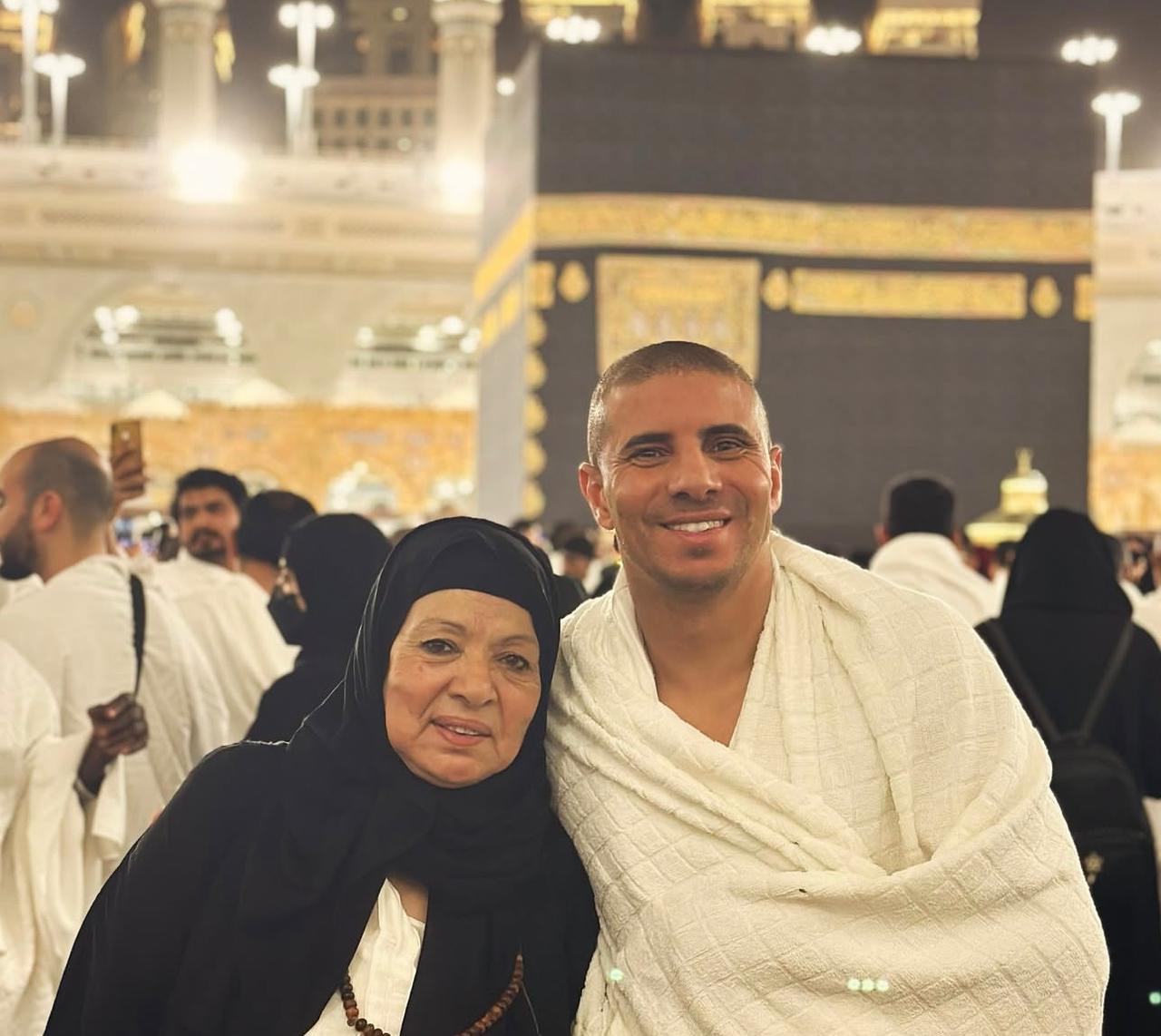 محمد زيدان ووالدته محمد زيدان ووالدته