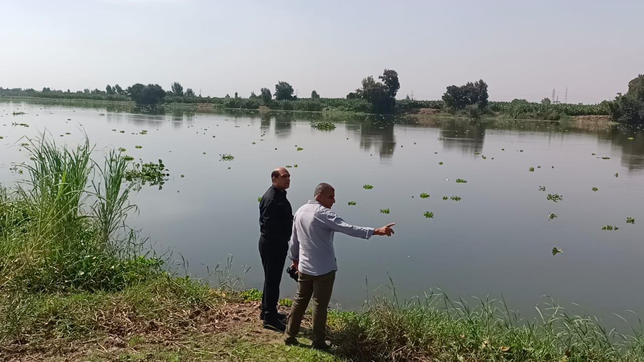 رئيس مركز ومدينة دسوق يتابع نهر النيل رئيس مركز ومدينة دسوق يتابع نهر النيل