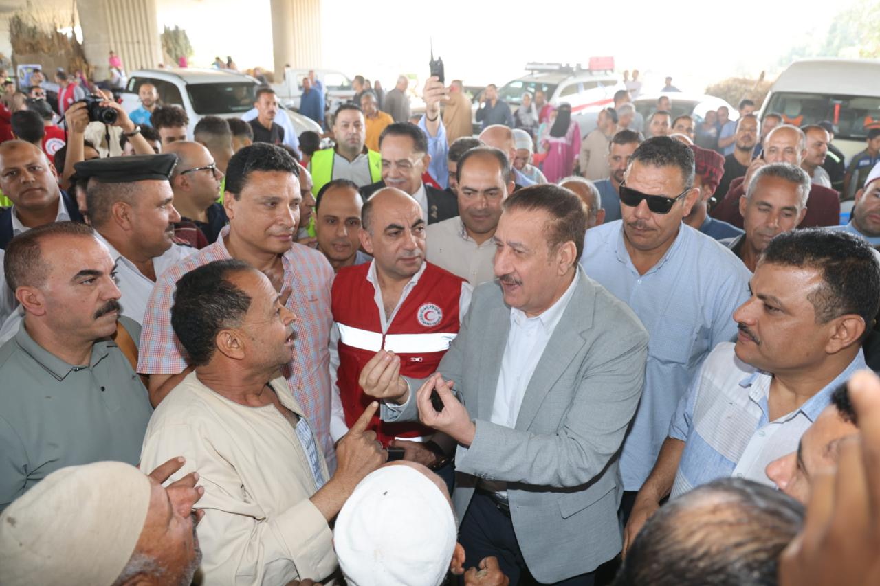 المحافظ والهلال الاحمر المحافظ والهلال الاحمر