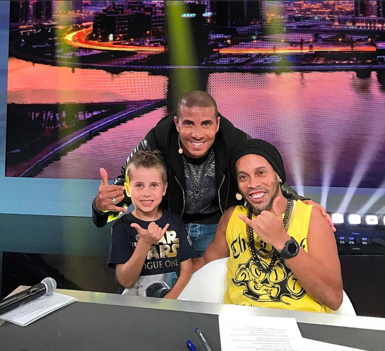 محمد زيدان و نجله بصحبة رونالدينهو محمد زيدان و نجله بصحبة رونالدينهو