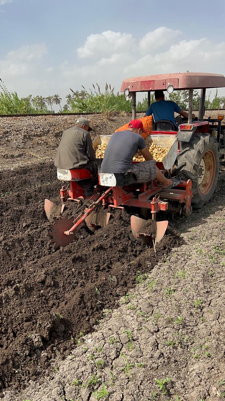 السطارة ذات المهام المختلفة في زراعة الأراضي السطارة ذات المهام المختلفة في زراعة الأراضي