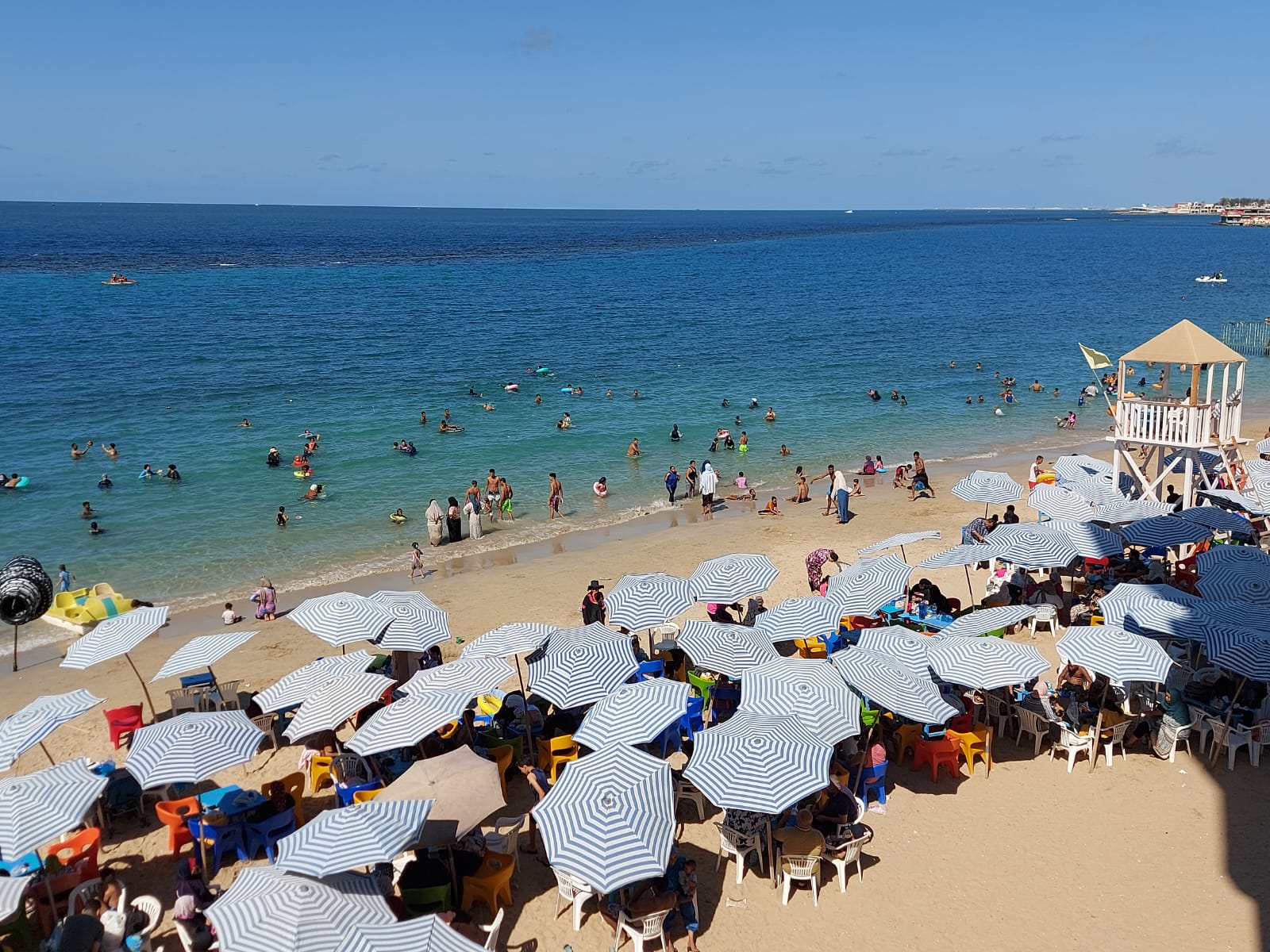 اقبال على البحر فى الاجازات اقبال على البحر فى الاجازات