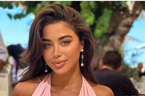 يارا السكري فى صورة سابقة لها