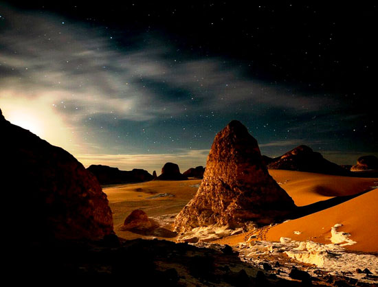 ضوء-القمر-وبدء-ظهور-سلاسل-النجوم-