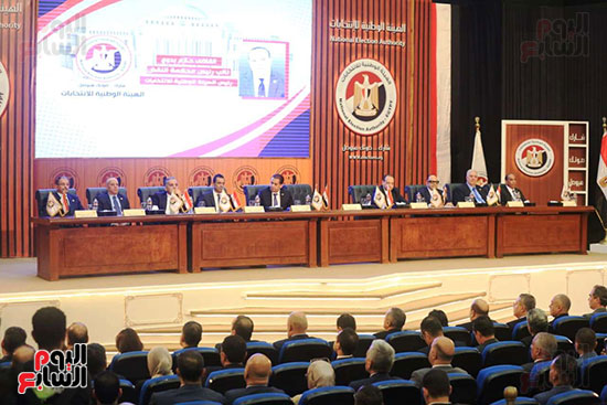 مؤتمر صحفى للجنة العليا