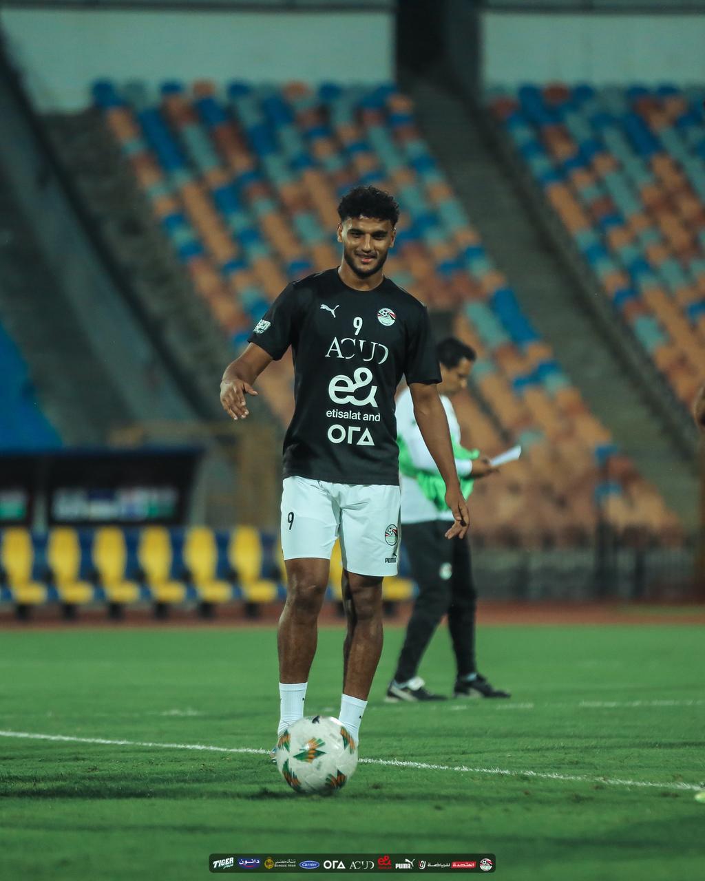 أسامة فيصل من تدريبات المنتخب أسامة فيصل من تدريبات المنتخب