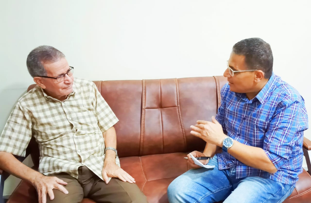 المقدم محمد نبيه مكرم مع مراسل اليوم السابع المقدم محمد نبيه مكرم مع مراسل اليوم السابع