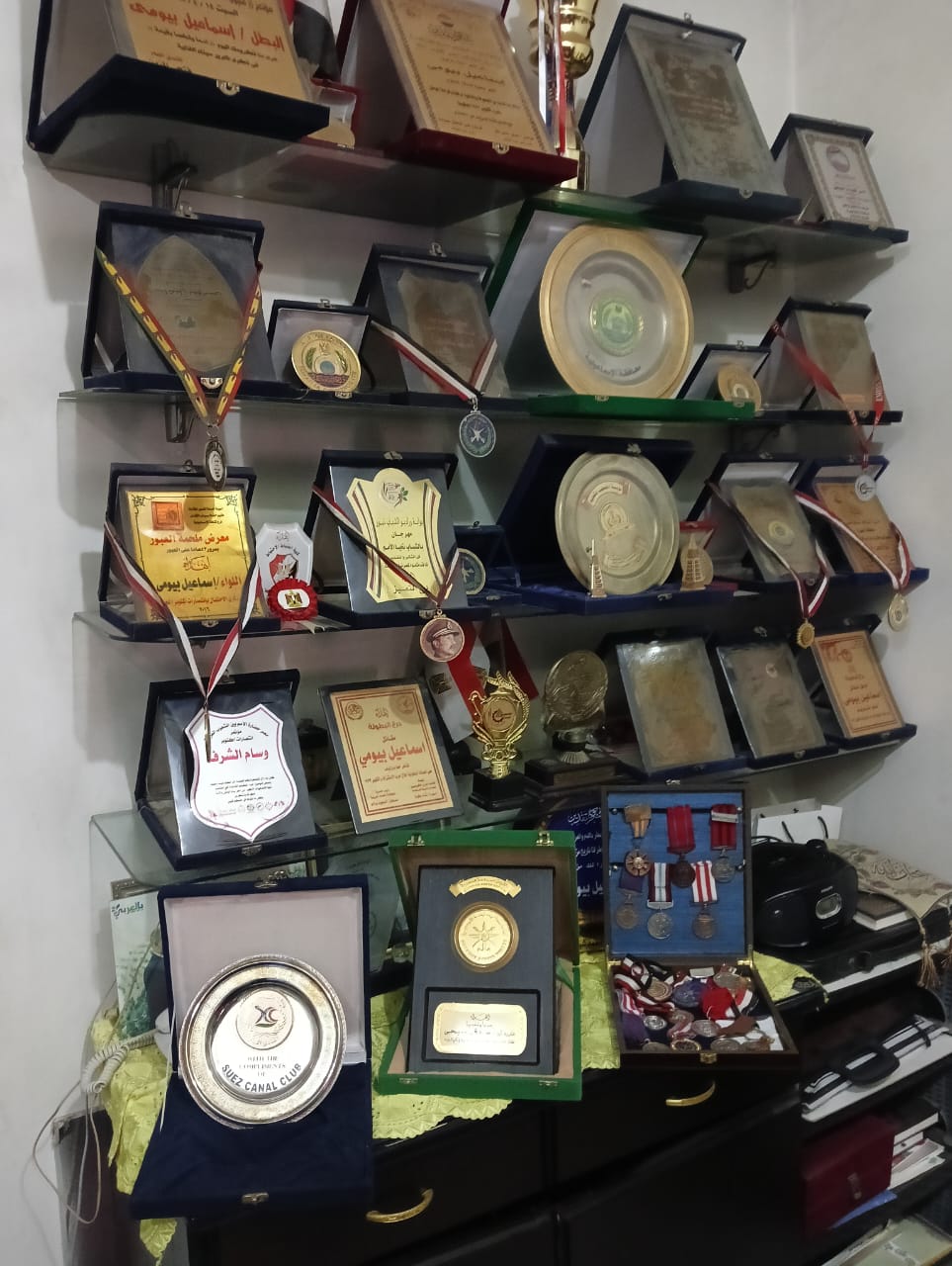 دروع ونياشين قاهر خط بارليف دروع ونياشين قاهر خط بارليف