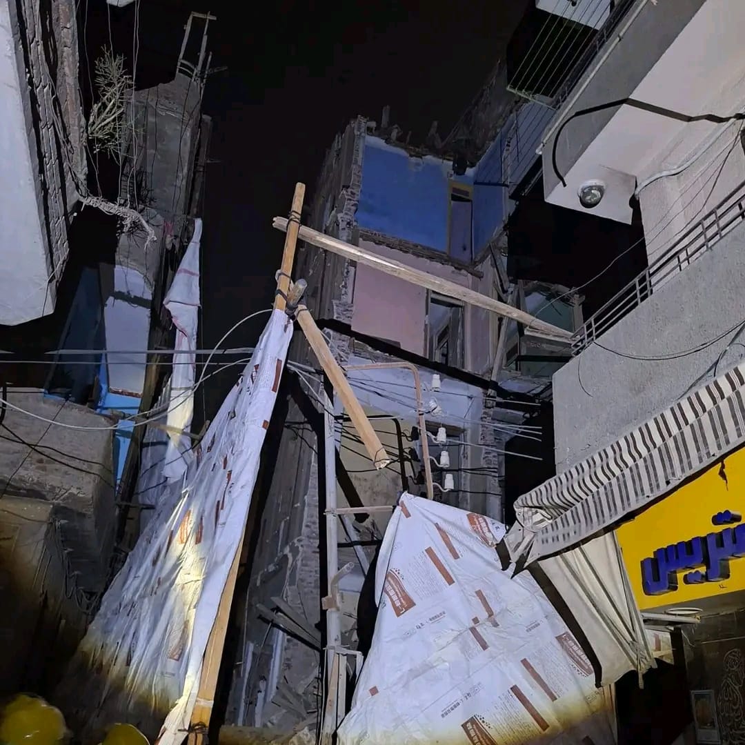 انهيار منزل (2)