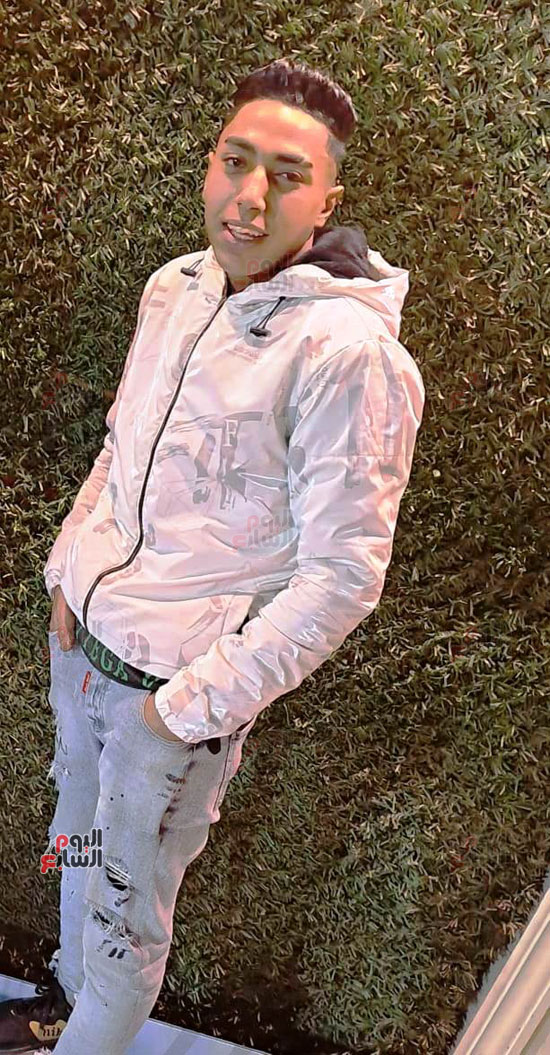 عبدالله منقذ السيدة المسنة