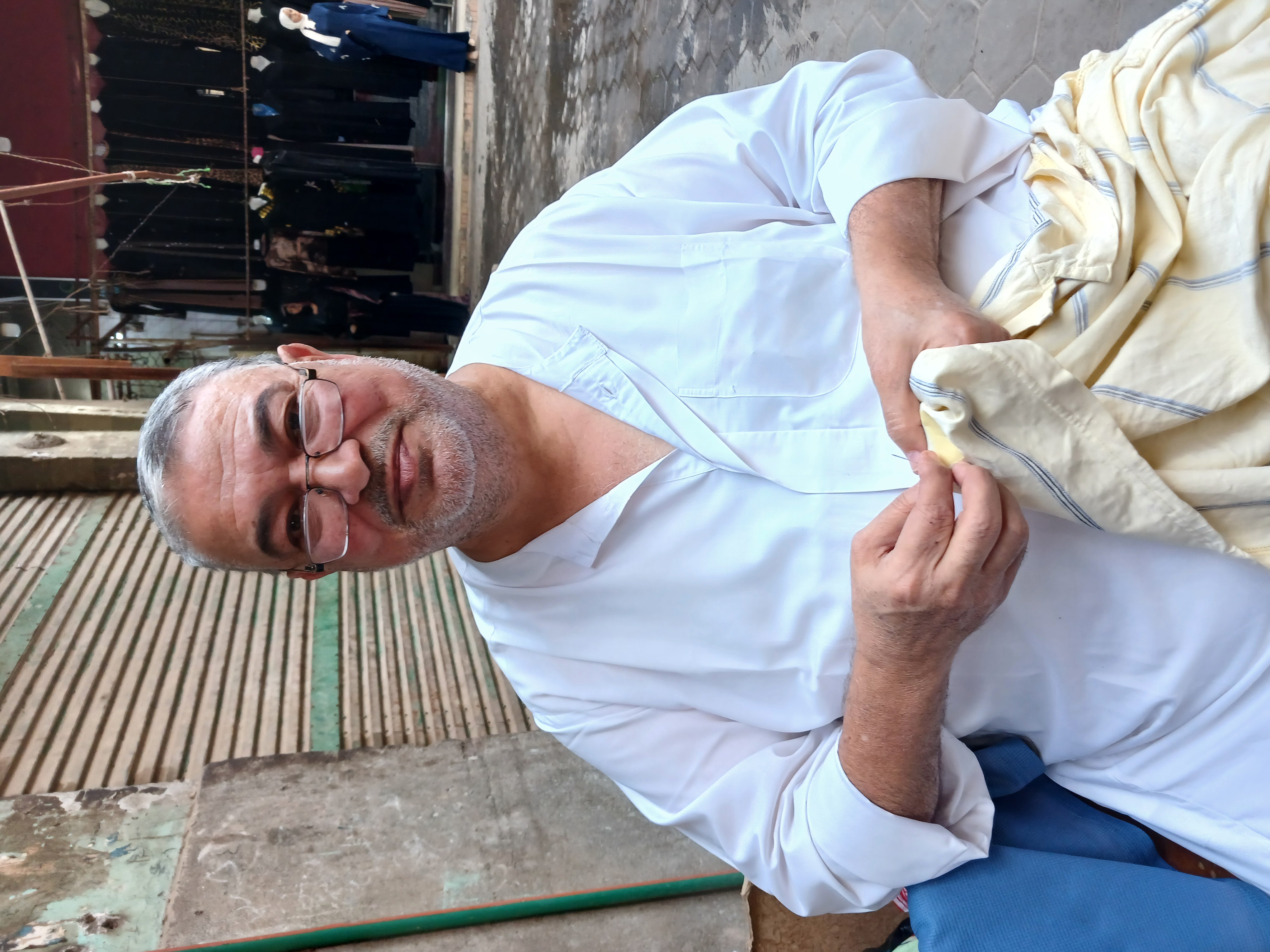 ناصر القفاص والد الدكاترة