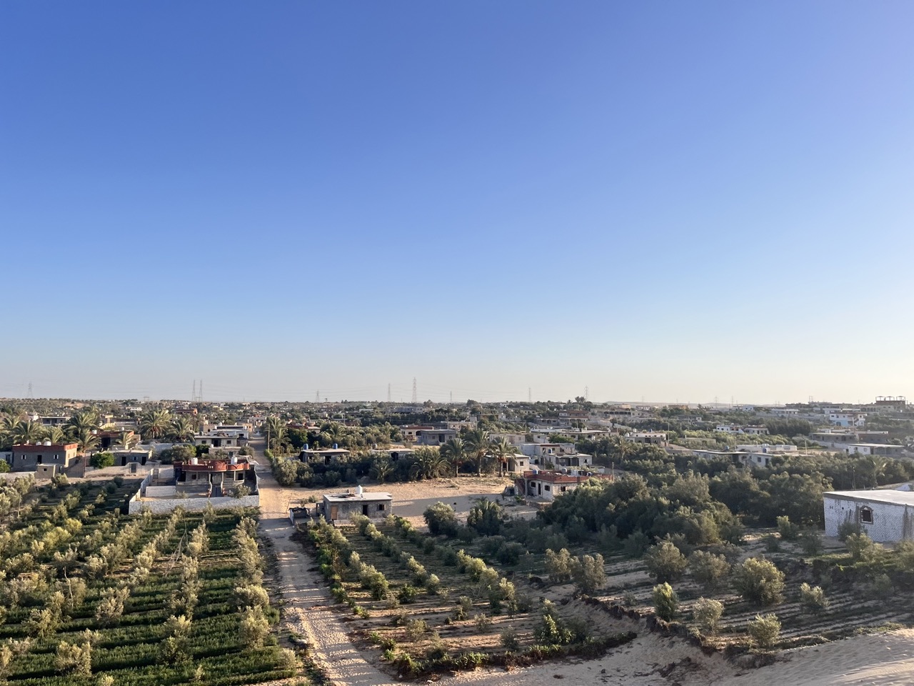 قري وحياة حديثه علي  اثر الابطال