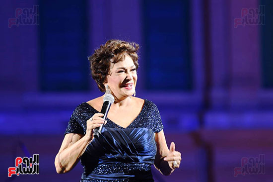 الفنانة لبلبة اثناء الحفل الفنانة لبلبة اثناء الحفل