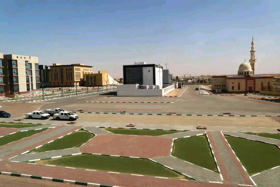 بنية تحتية ومنشات خدمية متطورة بنية تحتية ومنشات خدمية متطورة