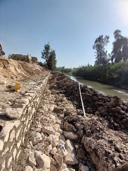 إنشاء حائط ساند بطول 160 مترًا بطريق الفيروز إنشاء حائط ساند بطول 160 مترًا بطريق الفيروز