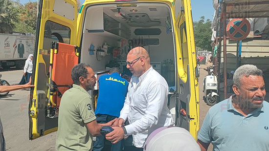 مسؤل-الأعاقة-مع-والدها مسؤل-الأعاقة-مع-والدها